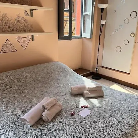 Minimal Con Travi A Vista アパート ピアチェンツァ