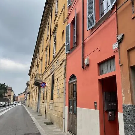 Minimal Con Travi A Vista * Piacenza