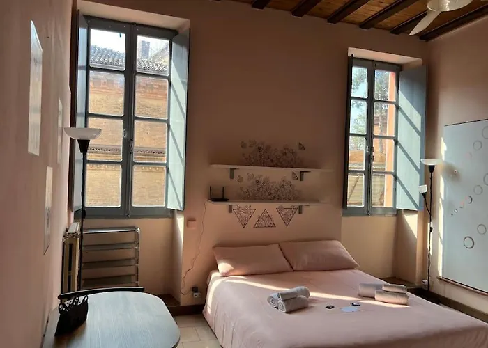 Minimal Con Travi A Vista Piacenza