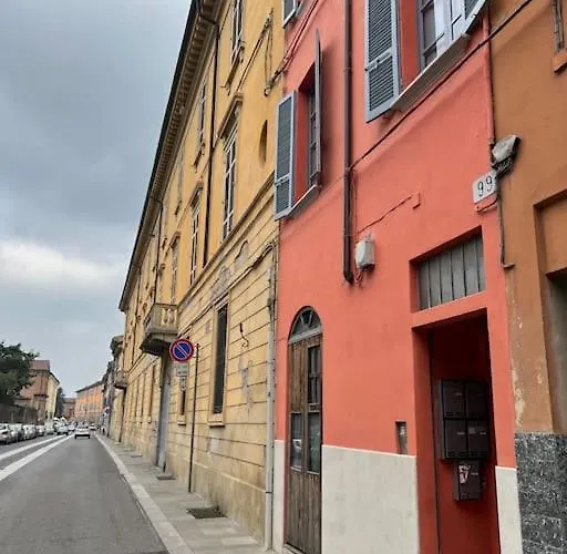 Minimal Con Travi A Vista * Piacenza