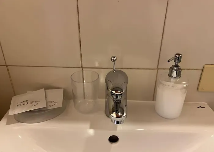 Minimal Con Travi A Vista Piacenza